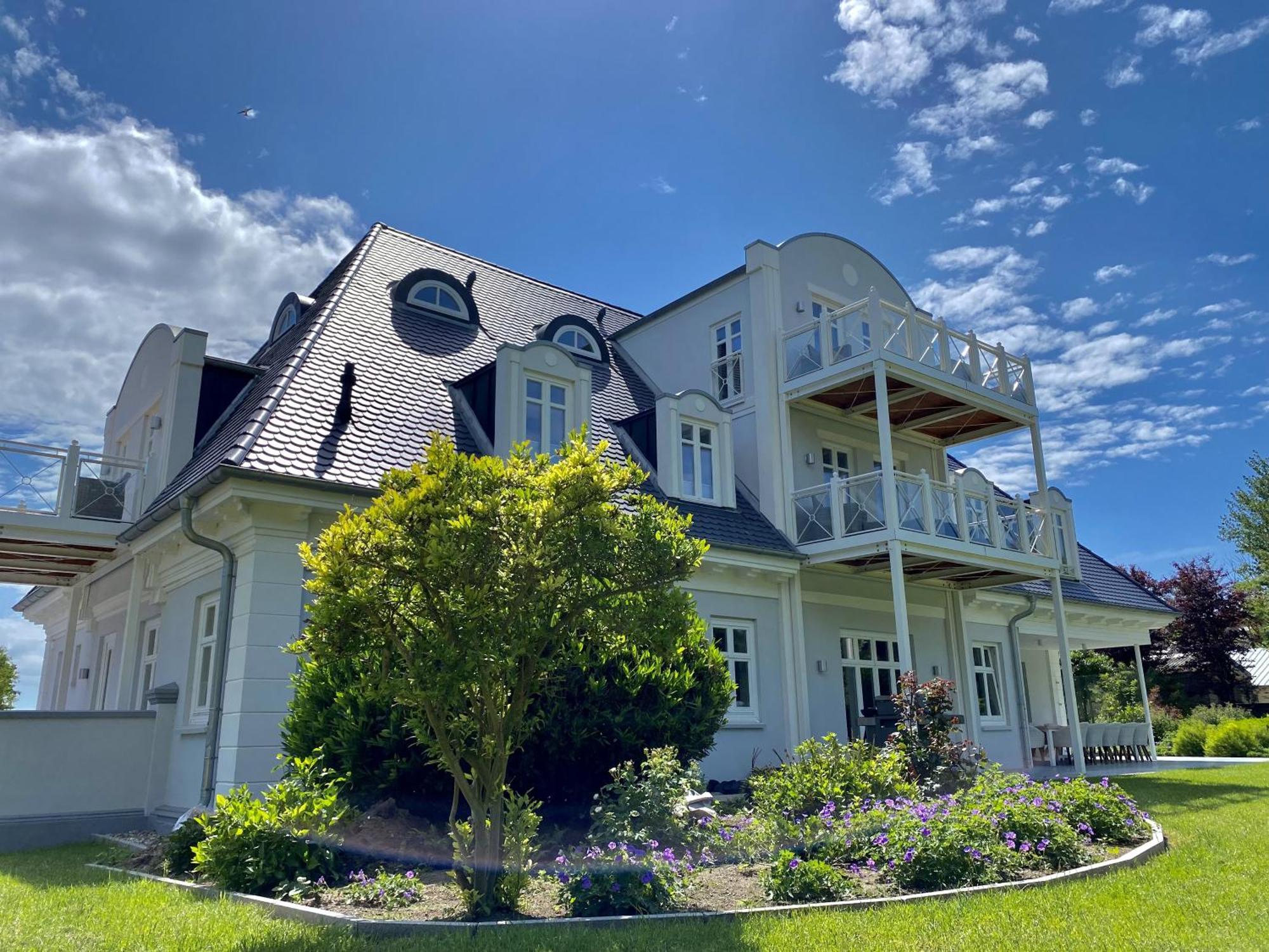 Landhaus Luetjenhof Hotel Großenbrode Exterior foto