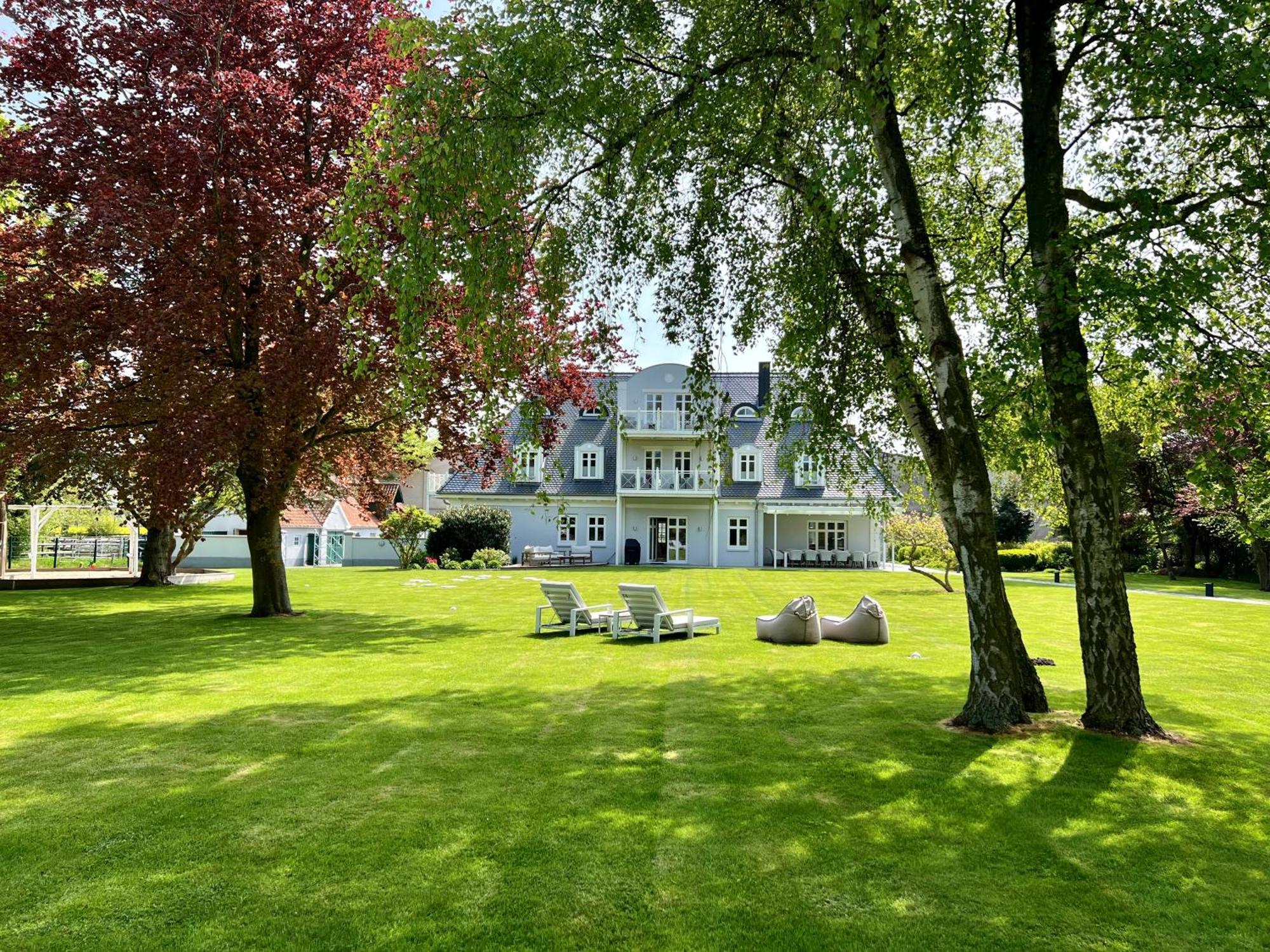 Landhaus Luetjenhof Hotel Großenbrode Exterior foto