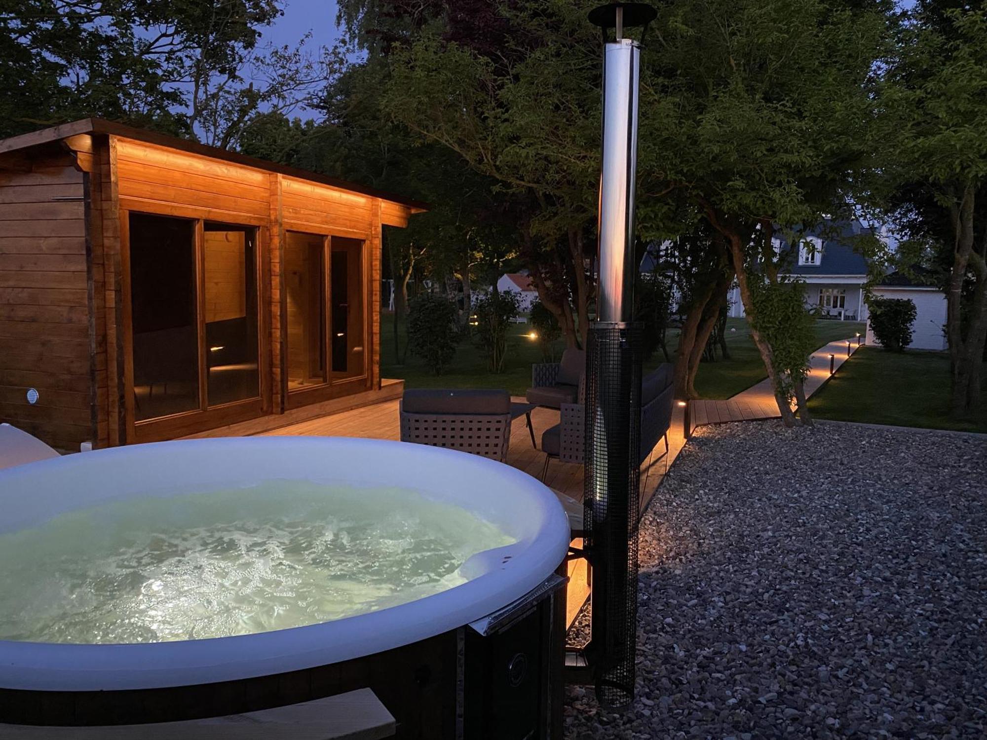 Landhaus Luetjenhof Hotel Großenbrode Exterior foto